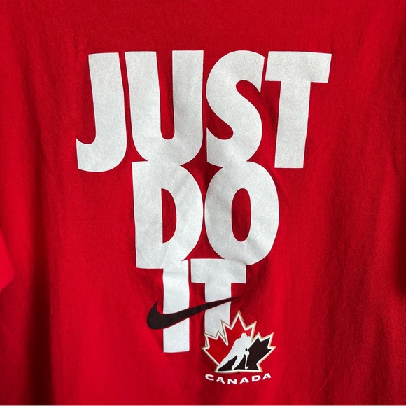 Nike Team Canada Tee NWOT - Picture 2 of 3